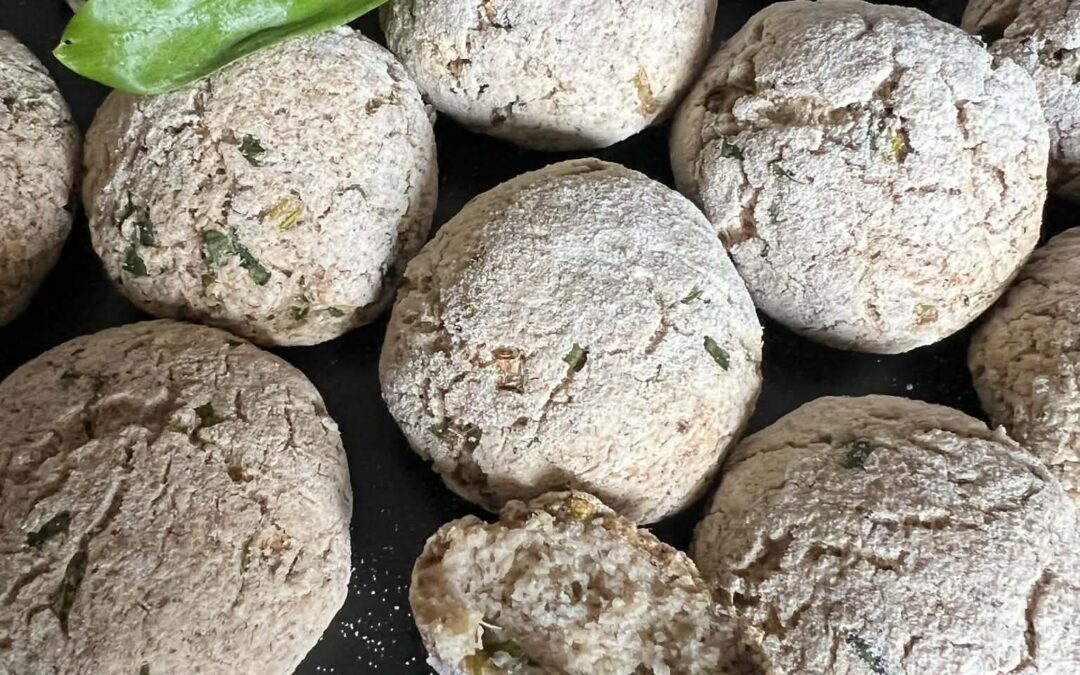 Kis zsömlécskék vagy pogácsák készítéséhez recept / medvehagymás pogácsák